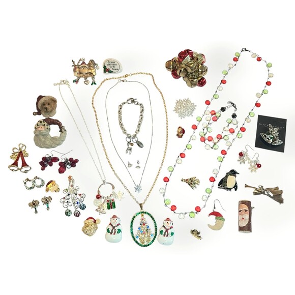 Huge VTG Christmas Lot 31pc Brooch Resale Repurpose Pin Necklace Earring - Picture 1 of 16